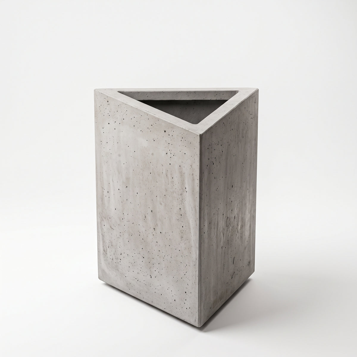 Triangular en Concreto 40x40x70 cm — foto 2 de 5
