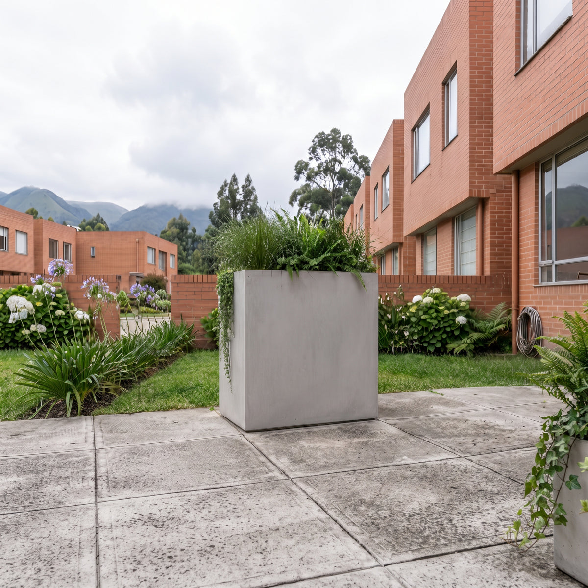 Jardinera en Concreto 110x70x110 cm